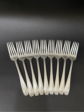 9pcs Vintage 1847 Rogers Bros IS Daffodil Flower Silver-plated 7.5” Dinner Forks